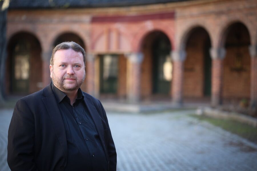 Tarjei Leer-Salvesen snakker om forholdet mellom innsyn og åpenhet. Foto: Siw Pessar Portrett av Tarjei Leer-Salvesen. Foto: Siw Pessar